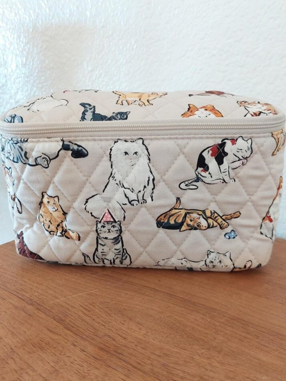 vera bradley a cats life Cat quilted makeup bag with zipper closure and multiple
